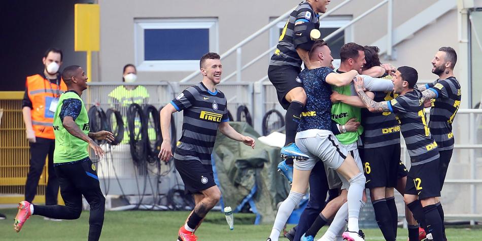 Inter celebra