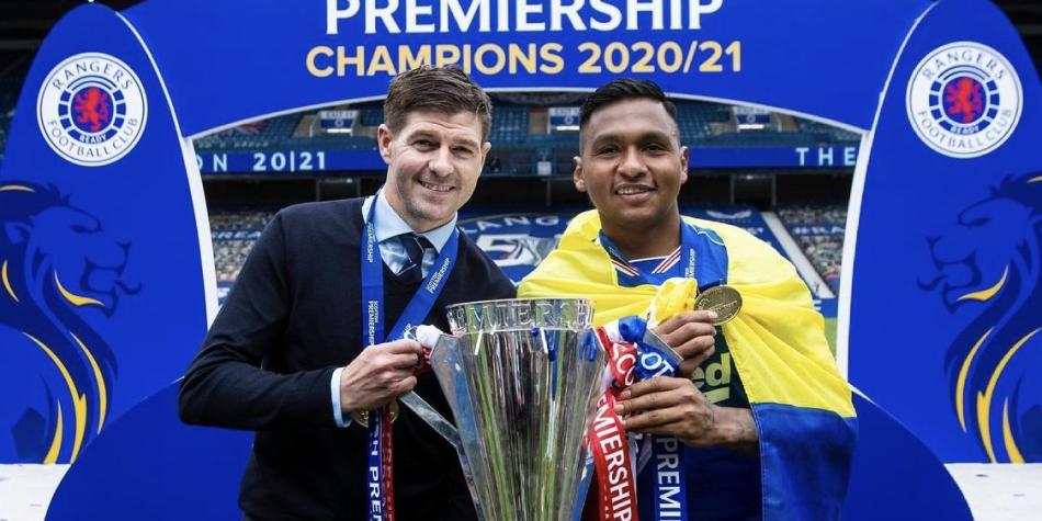 Alfredo Morelos y Steven Gerrard