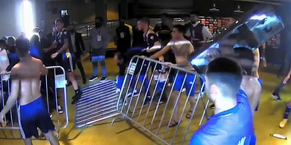 Violencia en vestuarios de Mineiro y Boca