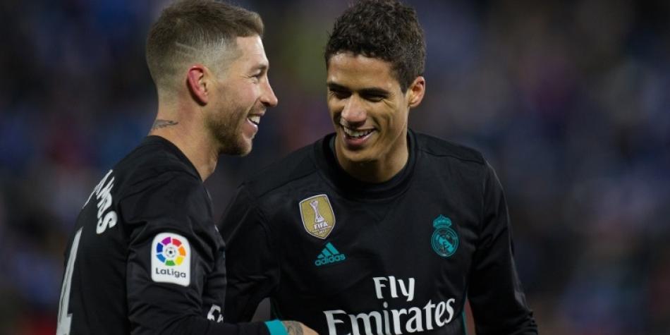 Sergio Ramos y Raphael Varane