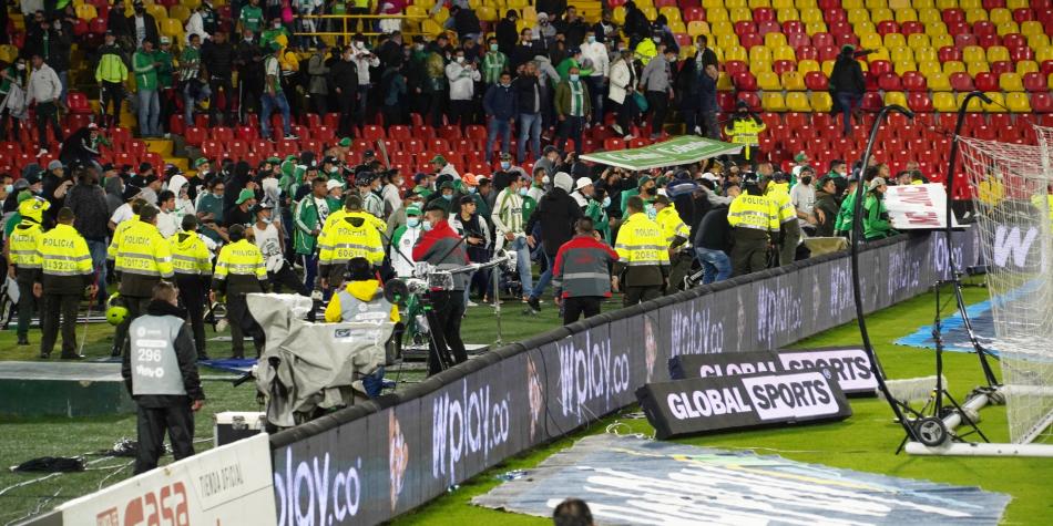 Pelea hinchas en El Campín