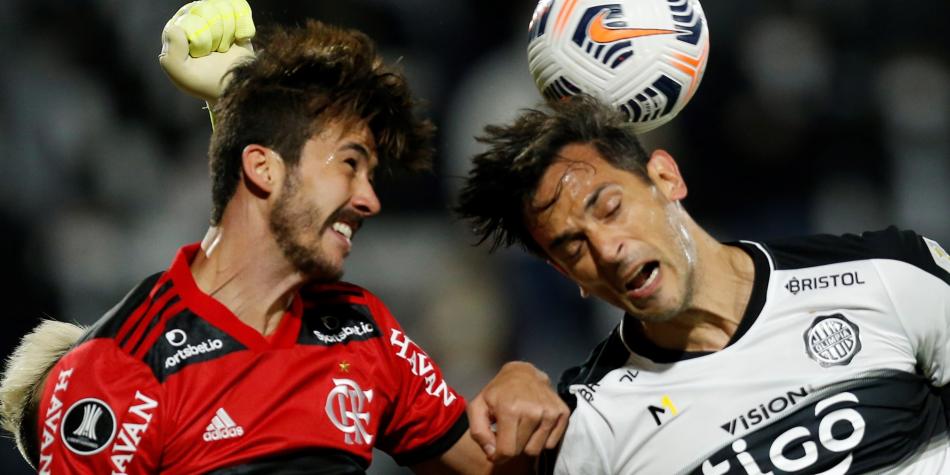 Gustavo henrique y Roque Santa Cruz