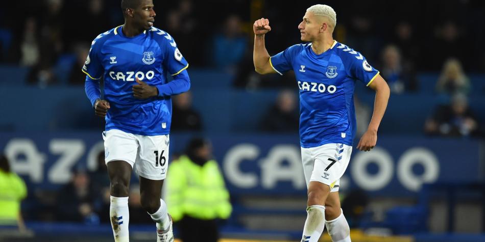 Doucuré y Richarlison