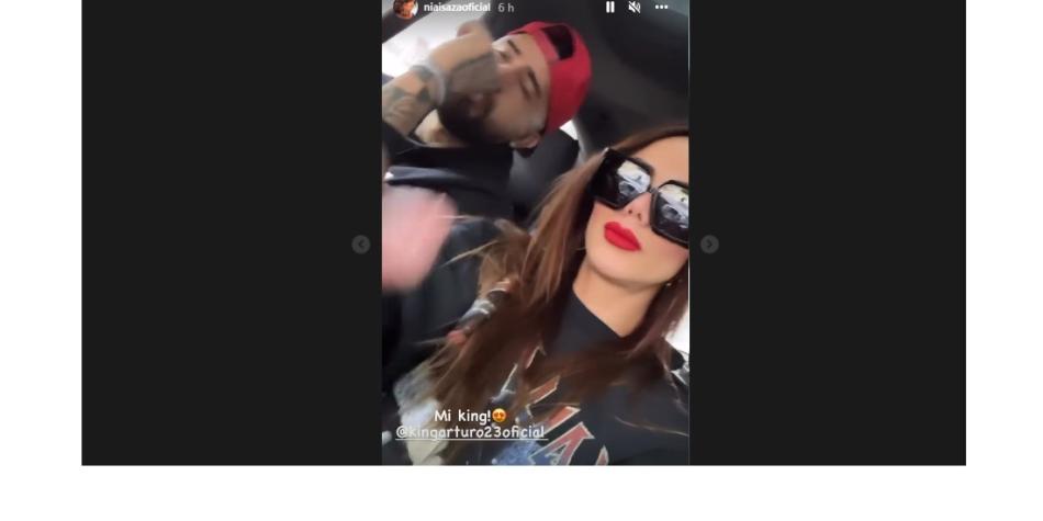 Arturo Vidal y su novia