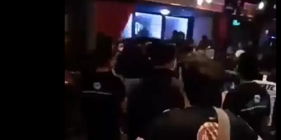 Pelea entre hinchas del Monterrey