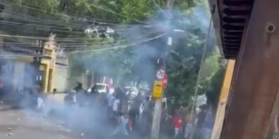 Pelea hinchas Brasil