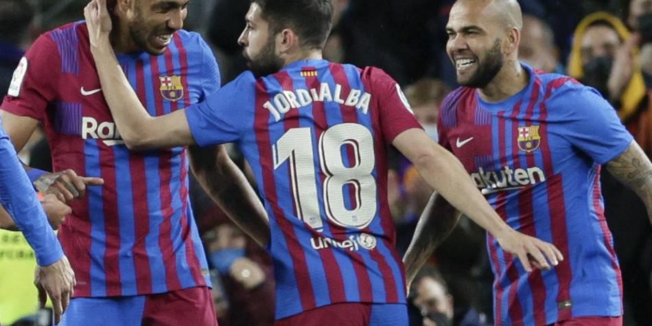 Aubameyang, Alba y Alves