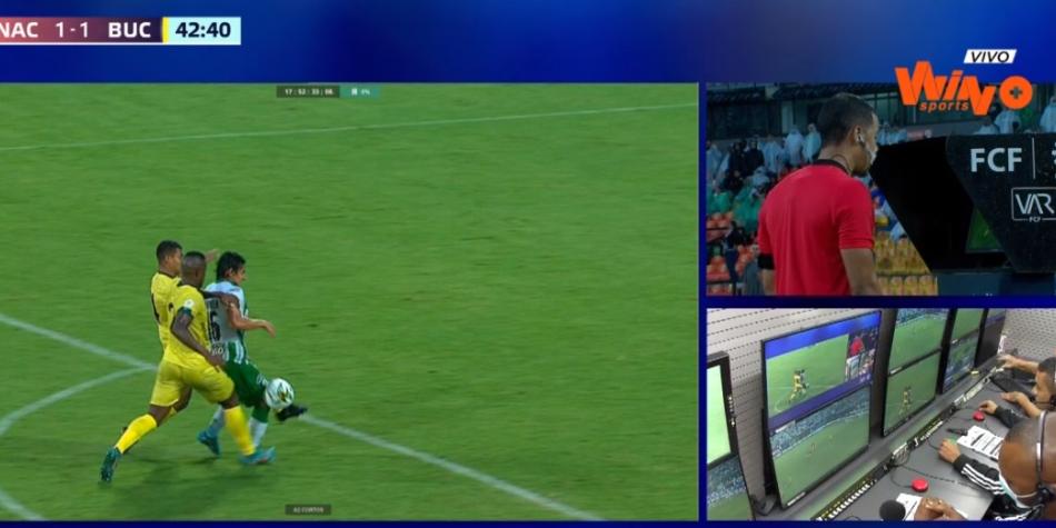 VAR en Nacional vs. Bucaramanga