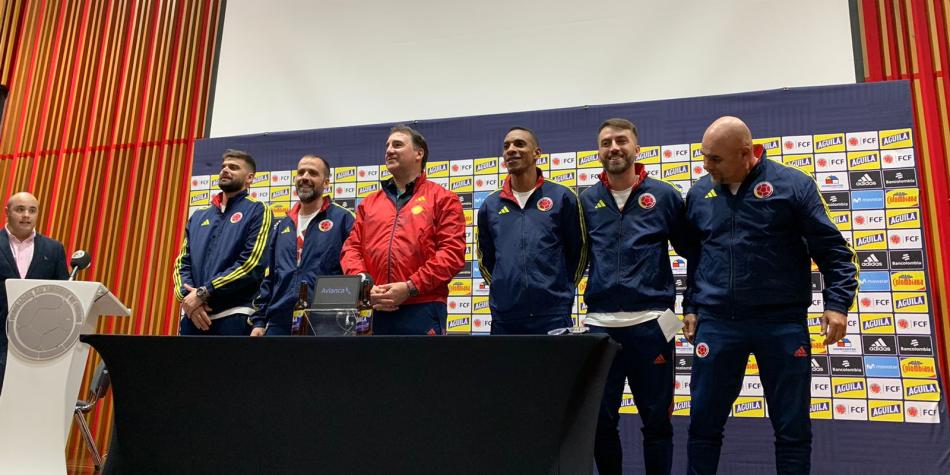 Néstor Lorenzo y cuerpo técnico de Selección Colombia