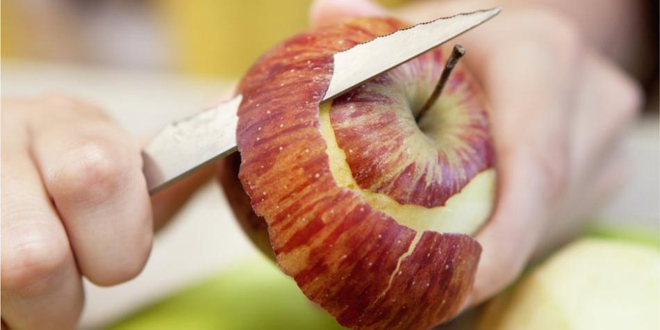 BBC Mundo: Pelando una manzana.