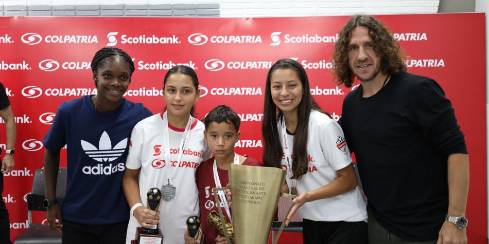 Linda Caicedo y Carles Puyol Scotiabank Colpatria