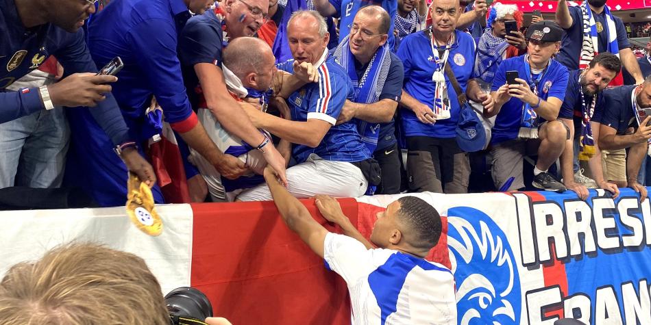 Mbappé se disculpa con un aficionado