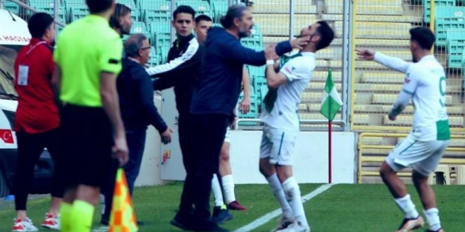 Entrenador intentó ahorcar a un rival
