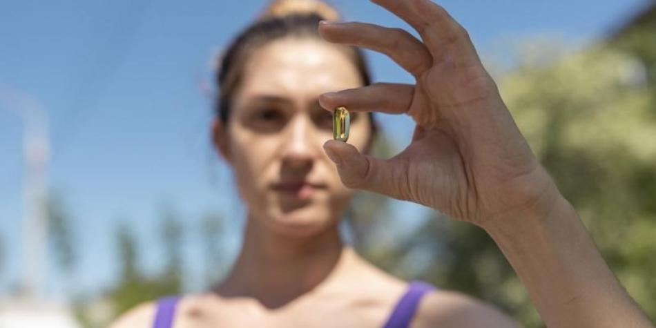 BBC Mundo: Mujer con una vitamina