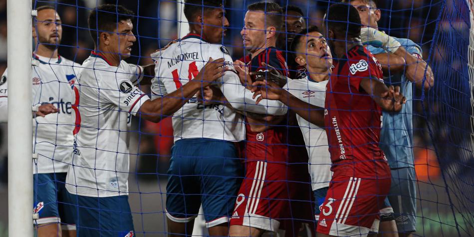 Pelea Club Nacional vs Medellín