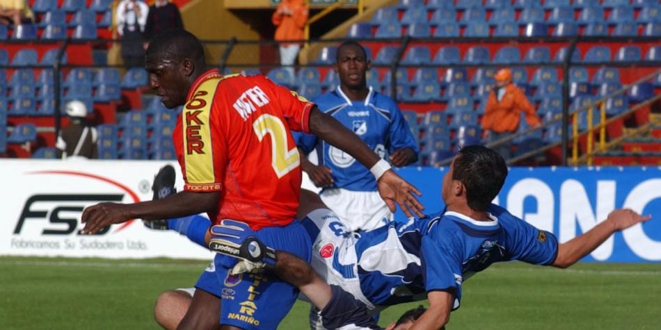 Estadio El Campín en época de vallas