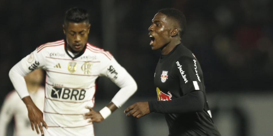 Henry Mosquera en Bragantino vs Flamengo