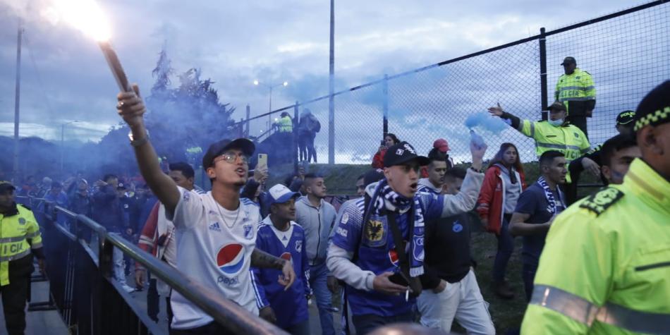 Hinchas Millonarios Simón Bolívar