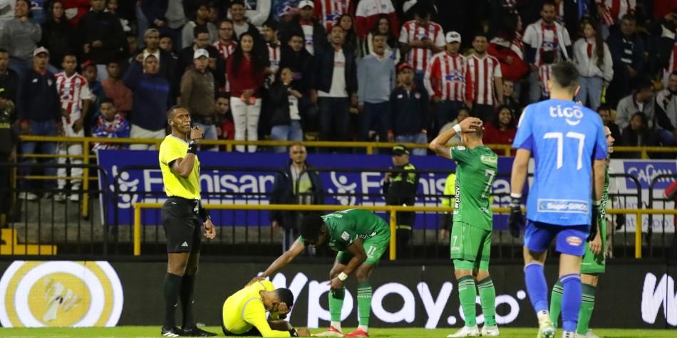 Agresión a juez en Junior vs Equidad