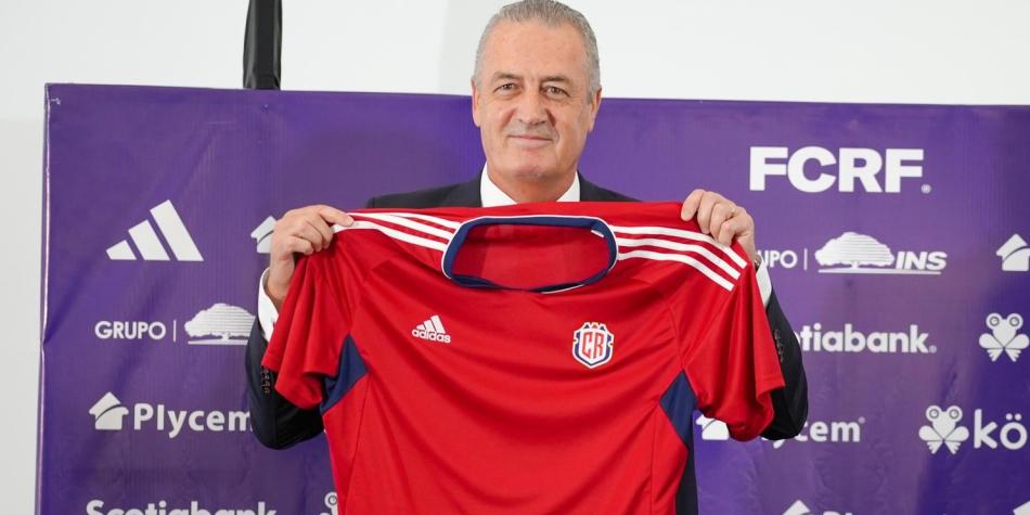 Gustavo Alfaro presentado en Costa Rica