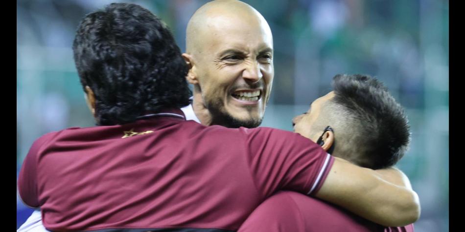 David González