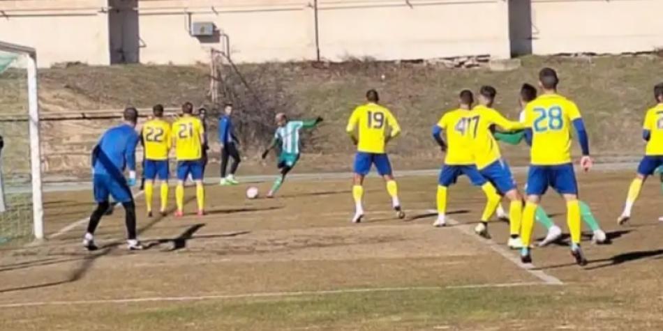 Sebastián Villa, en amistoso del Beroe FC