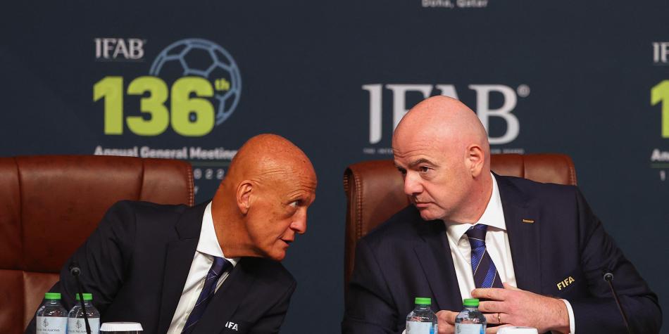 Infantino y Collina en Congreso de IFAB