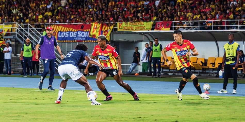 Pereira vs Junior