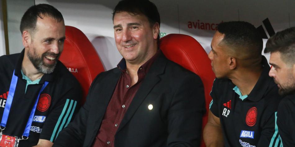 Néstor Lorenzo y cuerpo técnico de Selección Colombia