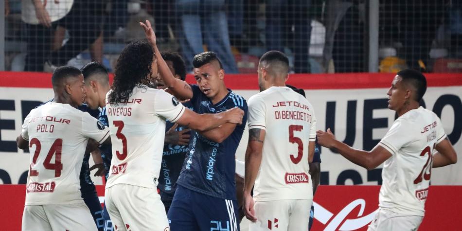 Universitario vs Junior