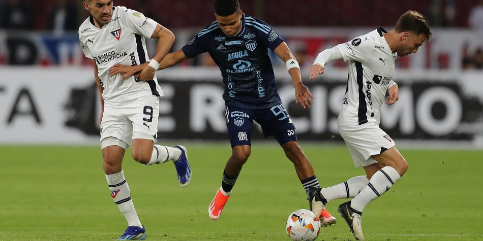 Liga Deportiva Universitaria de Quito vs Atlético Junior