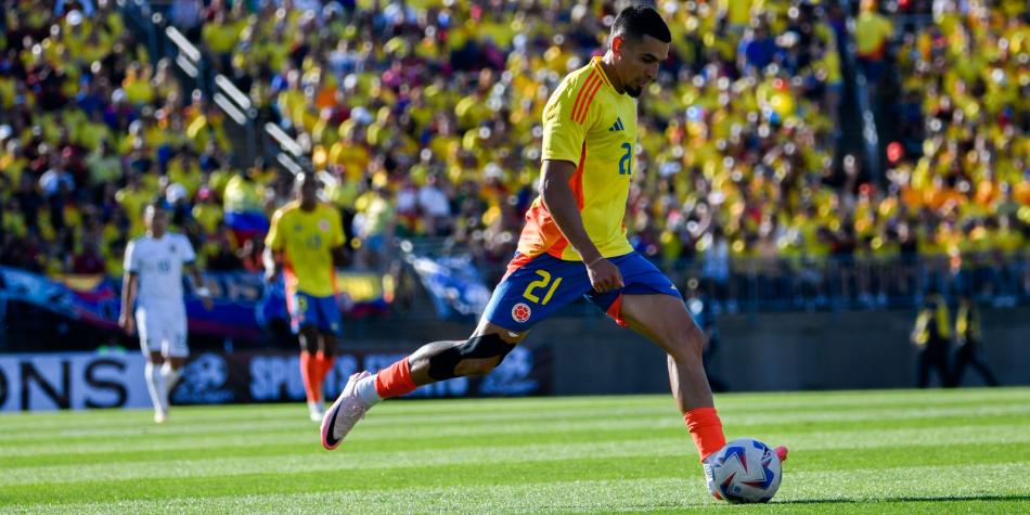 Daniel Muñoz en Colombia vs Bolivia