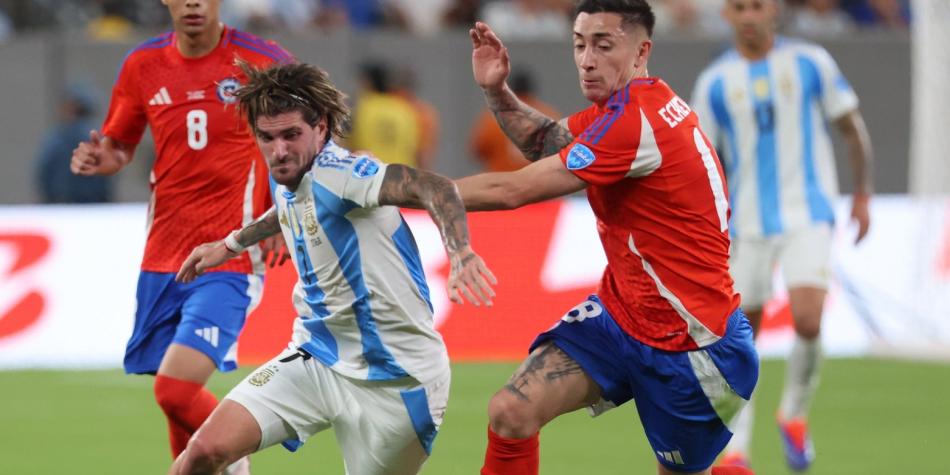 De Paul, Argentina vs Chile