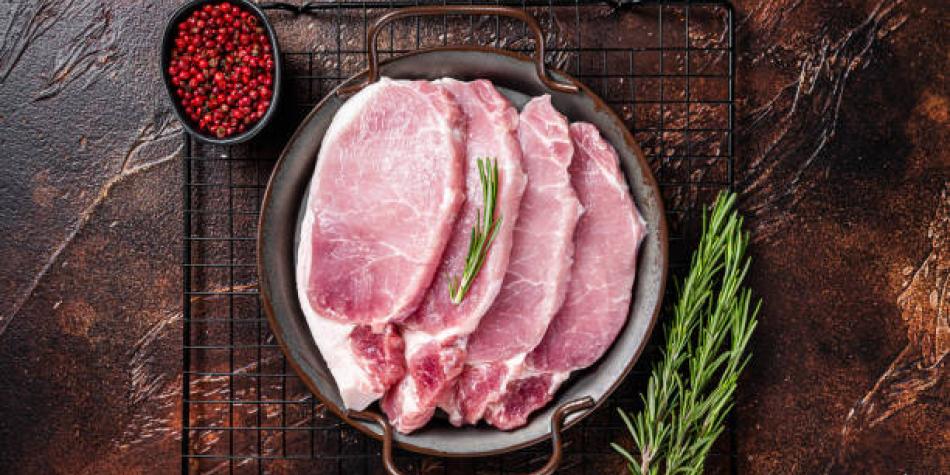 Carne de puerco en tabla