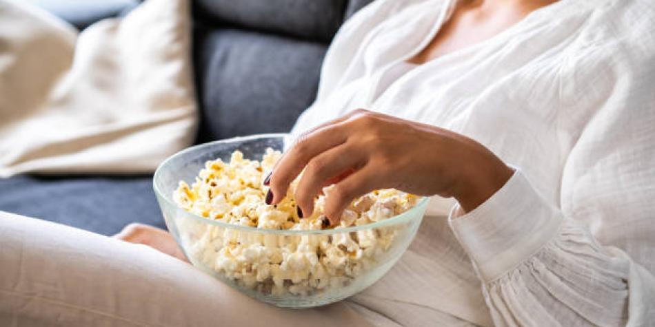 Palomitas de maíz en tazón