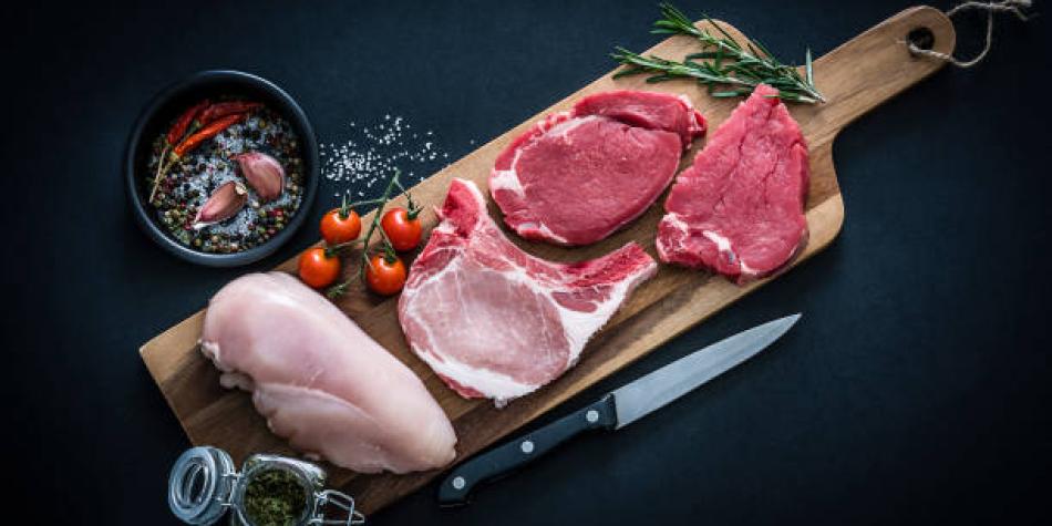 Carne de res, cerdo y pollo