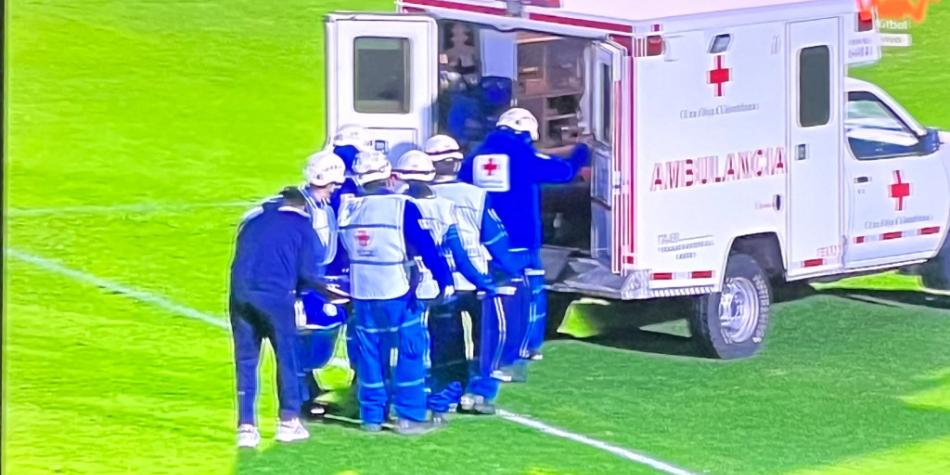 Kevin Londoño [Chicó] salió en ambulancia