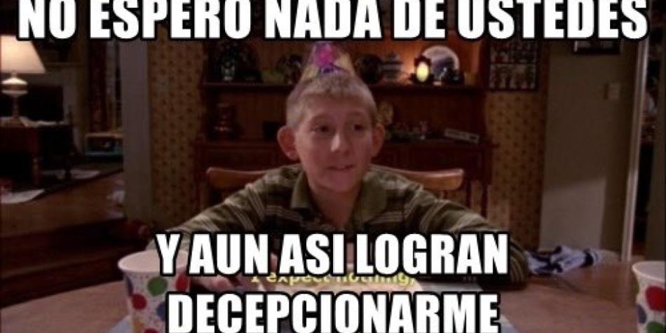 Memes de derrota de Junior en debut de César Farías