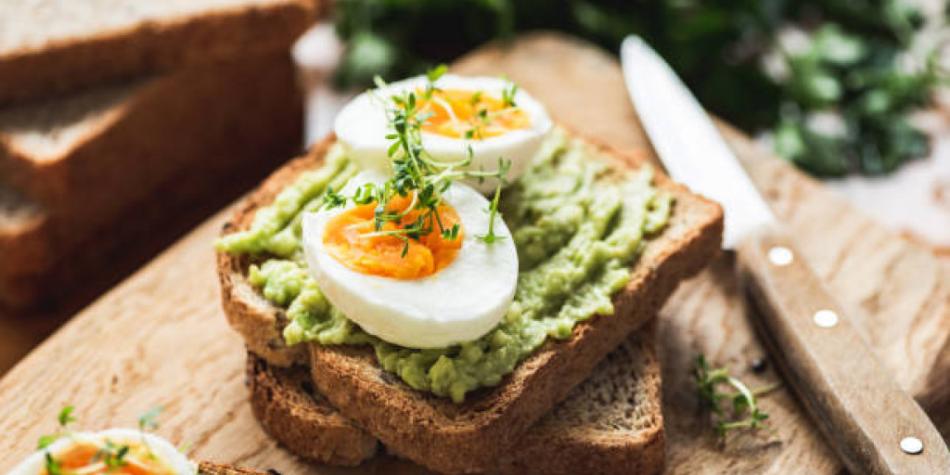 Huevo y aguacate