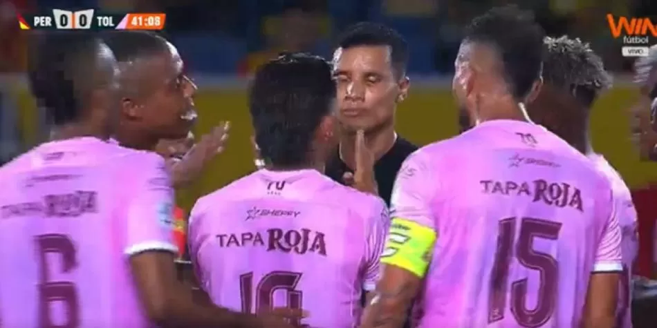 Polémica arbitral en Pereira vs. Tolima