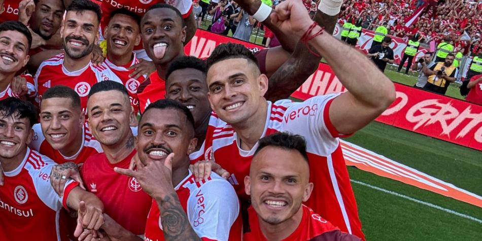 Santos Borré en Internacional vs Gremio