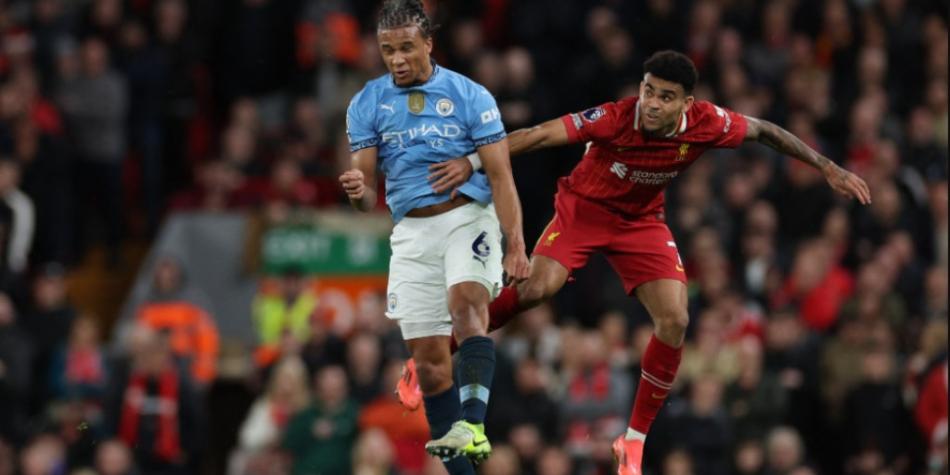 Díaz en Liverpool vs Manchester City