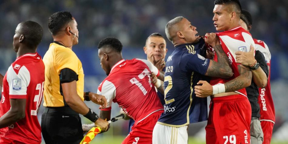 Pelea Millonarios vs Santa Fe