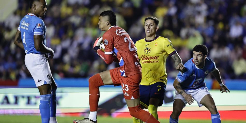Kevin Mier en Cruz Azul vs Club América
