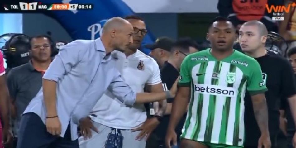 David González insultó a Alfredo Morelos