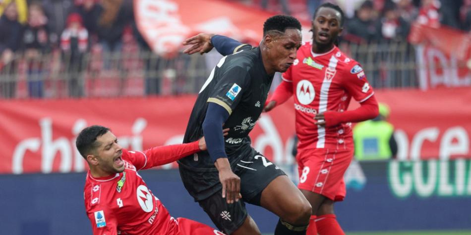 Yerry Mina en Monza vs Cagliari