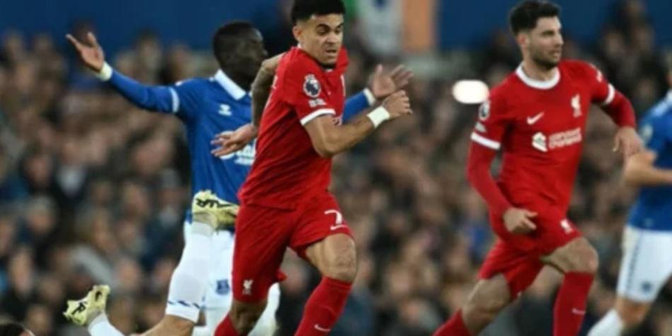 Luis Díaz ante Everton en 2024