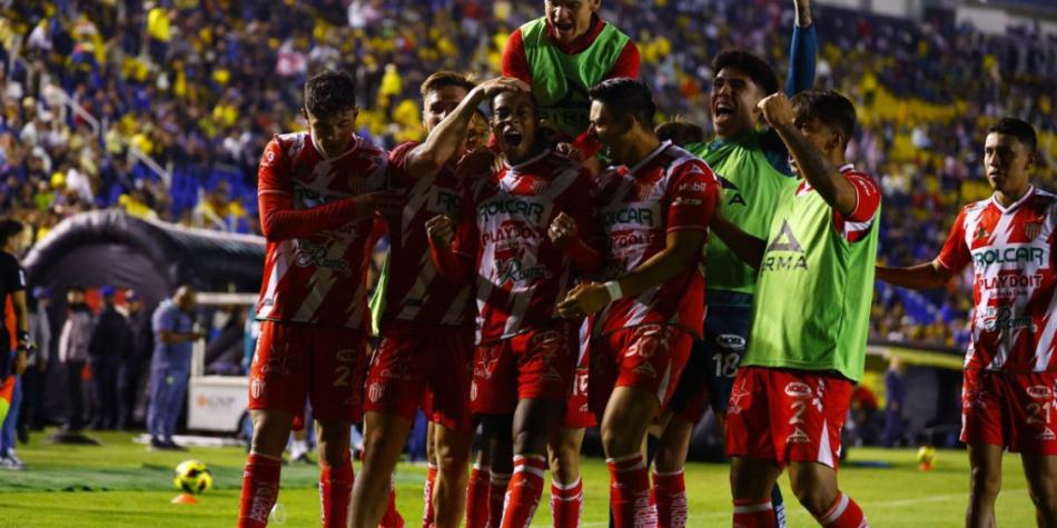 Necaxa vence a América