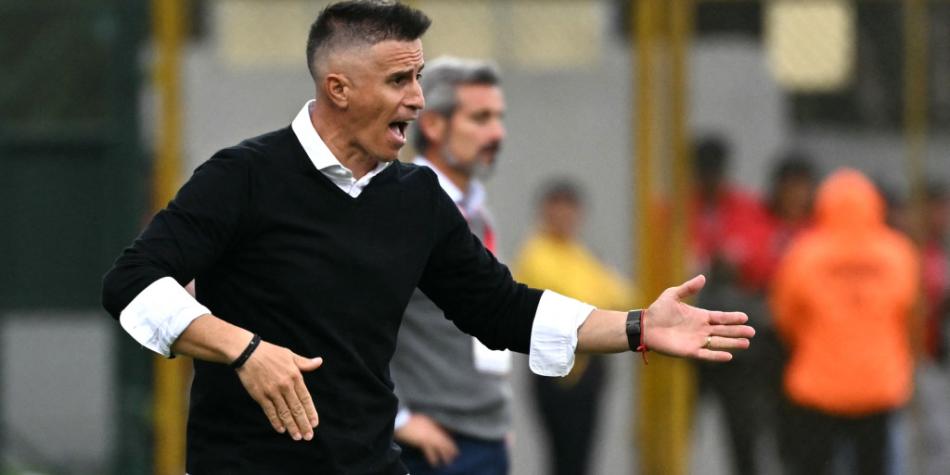 Pablo Peirano, entrenador de Santa Fe
