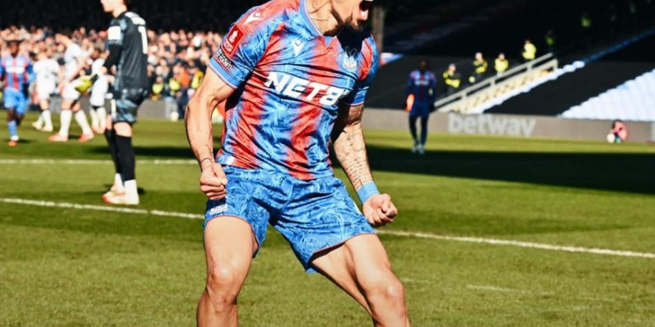 Daniel Muñoz en Crystal Palace vs Millwall